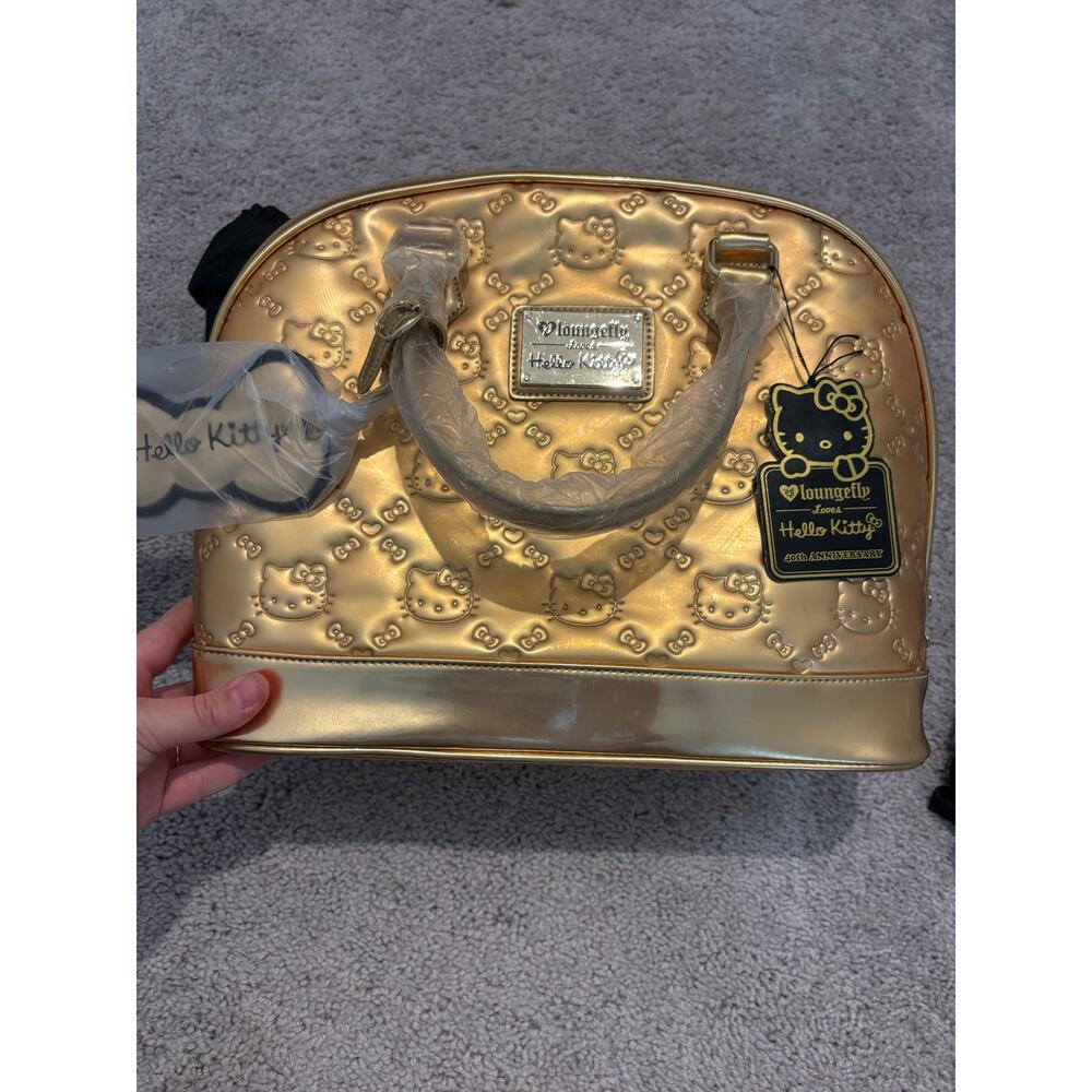 Rare Limited Edition Gold Hello Kitty Loungefly Purse